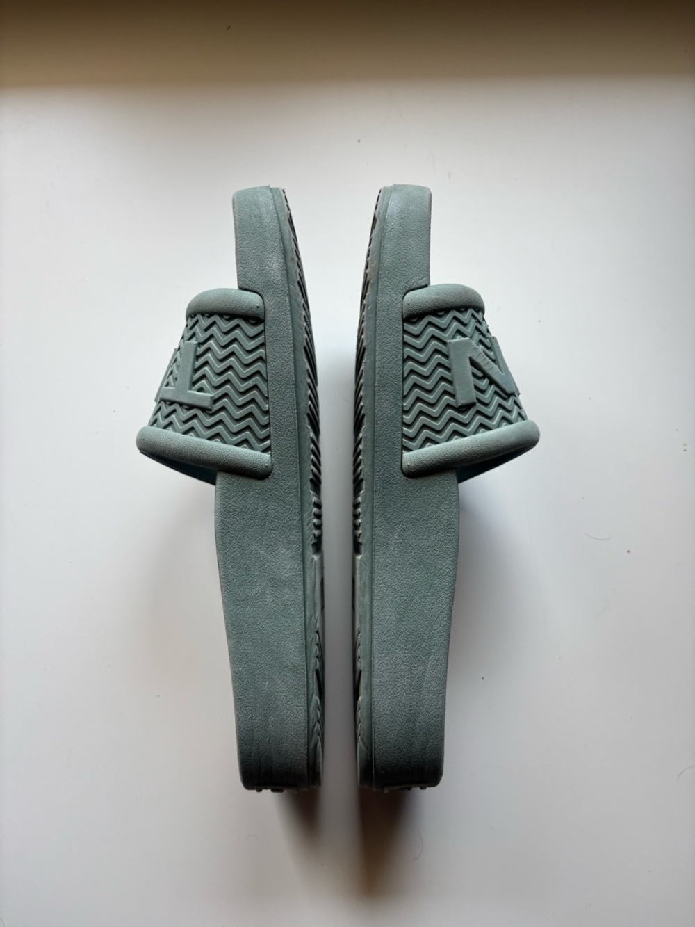 Hunter Slides - Picture 3 of 6